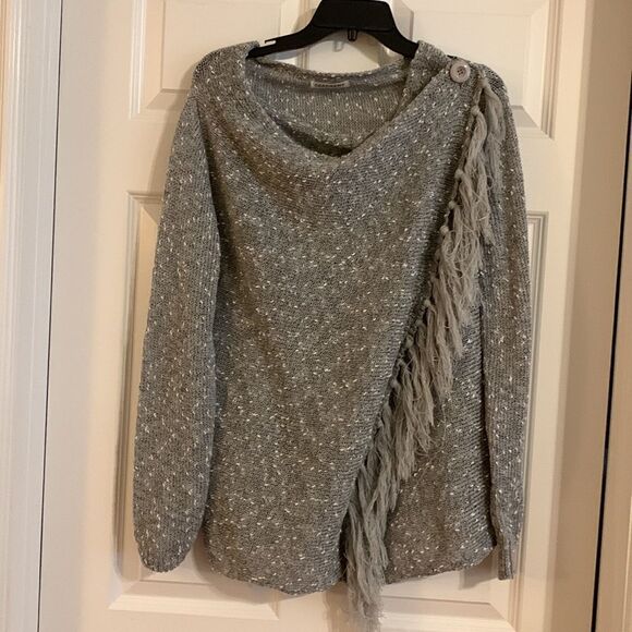 Ceasikery Size Large pull over sweater with tassel details - Picture 5 of 6